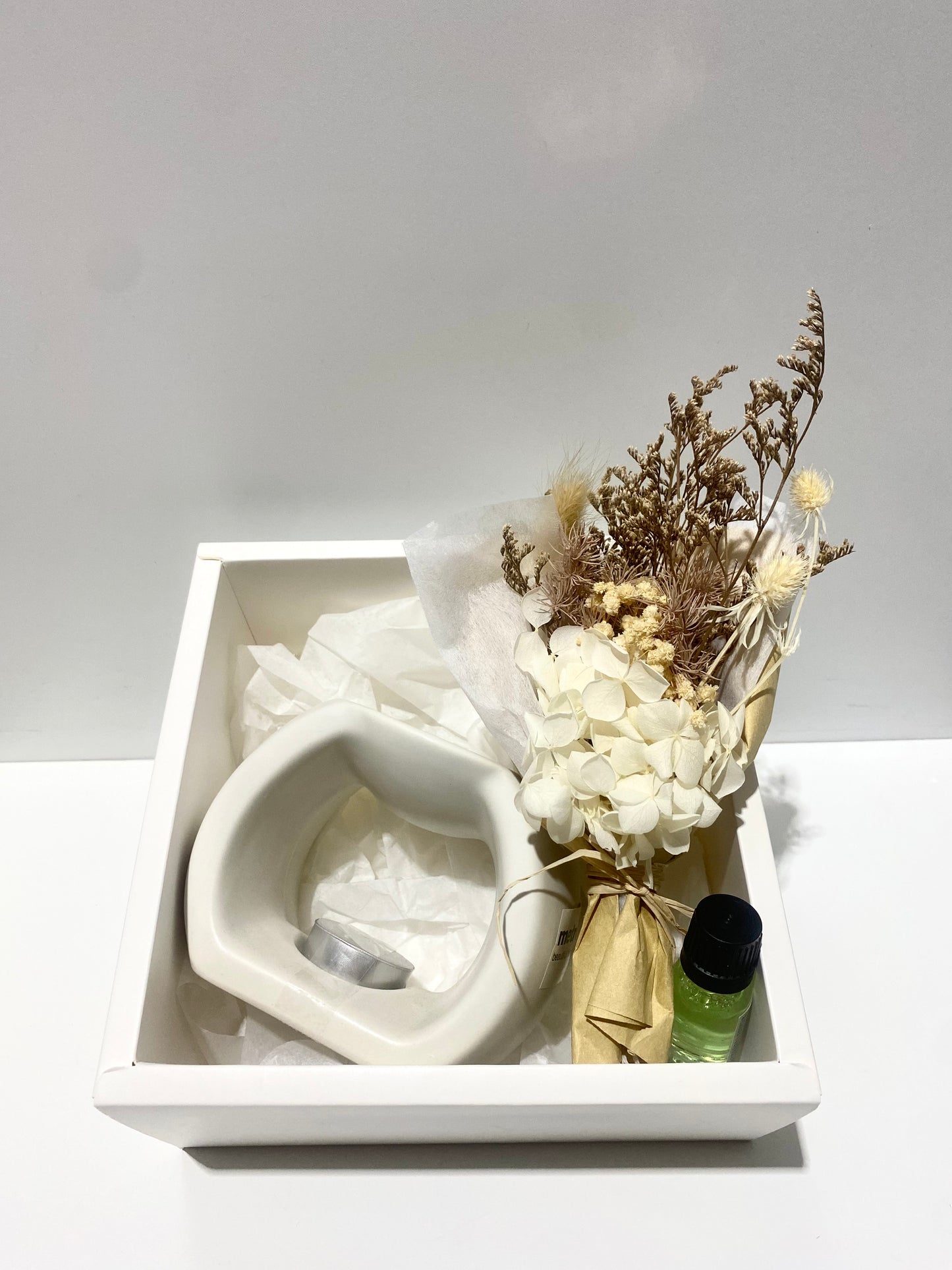 Gift Box Hamper With Oil Burner- Assorted Colours Available