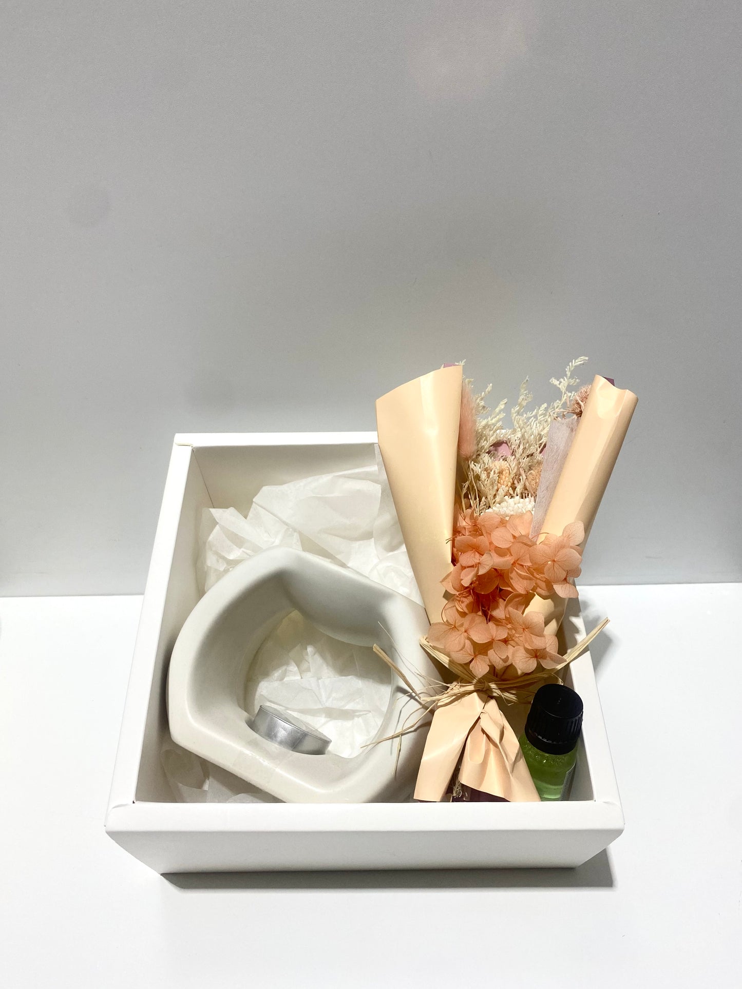 Gift Box Hamper With Oil Burner- Assorted Colours Available