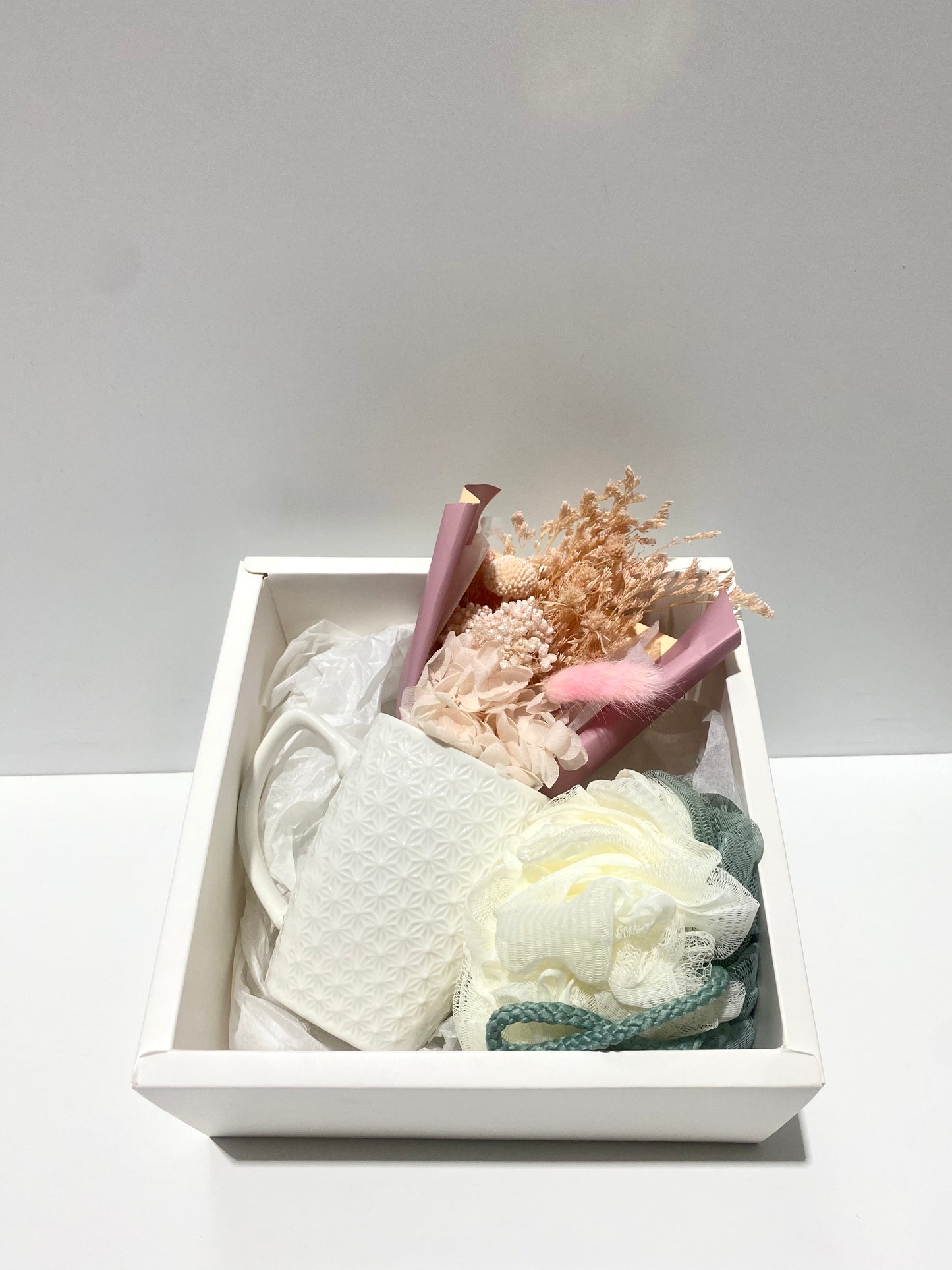 Gift Box Hamper With Mug + Loofa - Assorted Colours Available