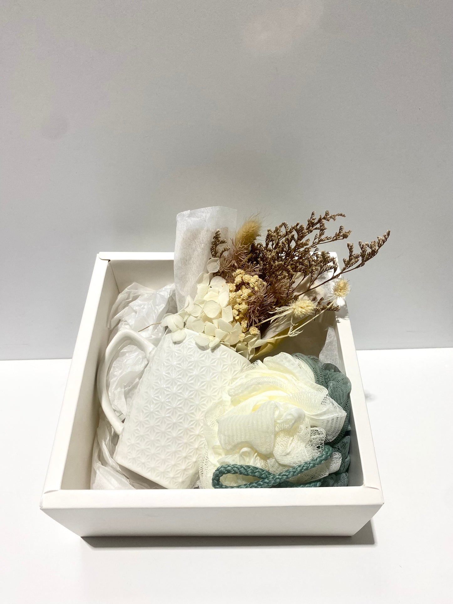 Gift Box Hamper With Mug + Loofa - Assorted Colours Available