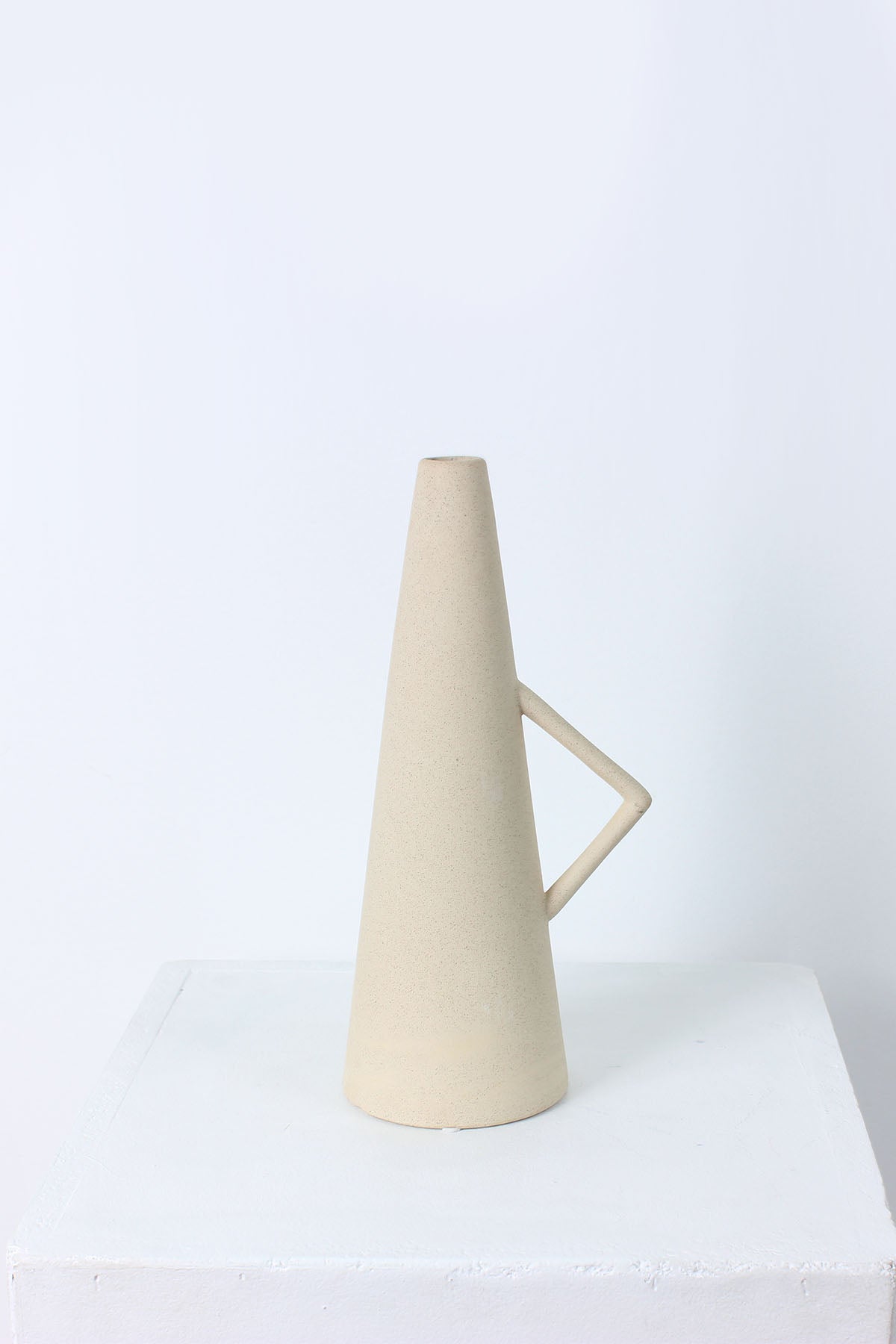The Island Pyramid Vase - Sandstone