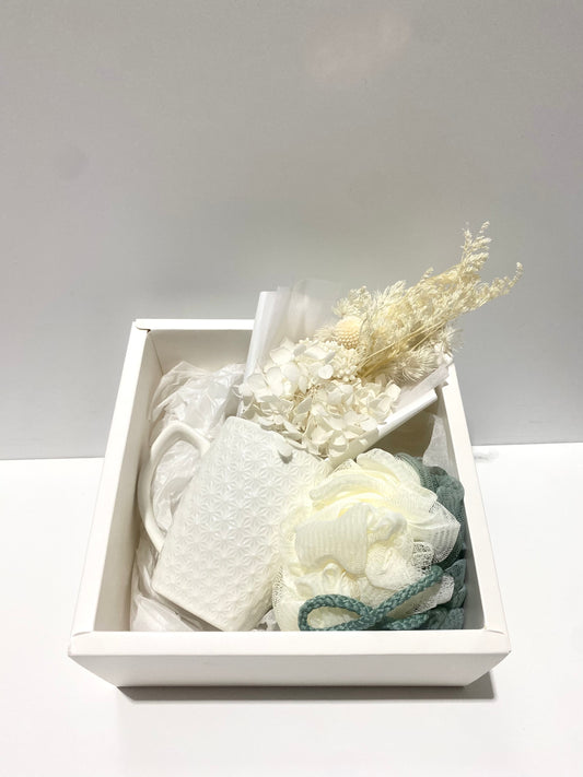 Gift Box Hamper With Mug + Loofa - Assorted Colours Available