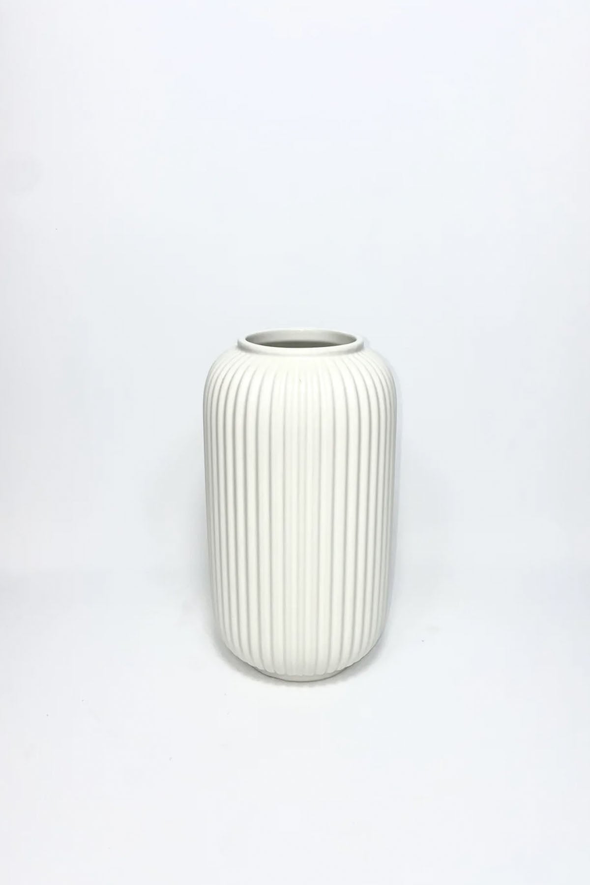 The Aeki Ribbed Vase - White